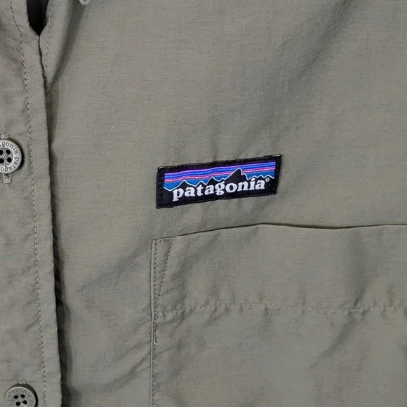 Patagonia Women's Nylon Button Up Long-Sleeved Anchor Bay Shirt, Size S, Green - Picture 3 of 9